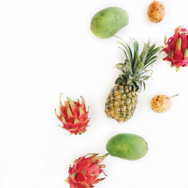 skład aromatu Summer Dream, egzotyczne owoce na stole, ananas mango marakuja świeże - Egzotyczne owoce tropikalne: mango, ananas, marakuja i smoczy owoc ...