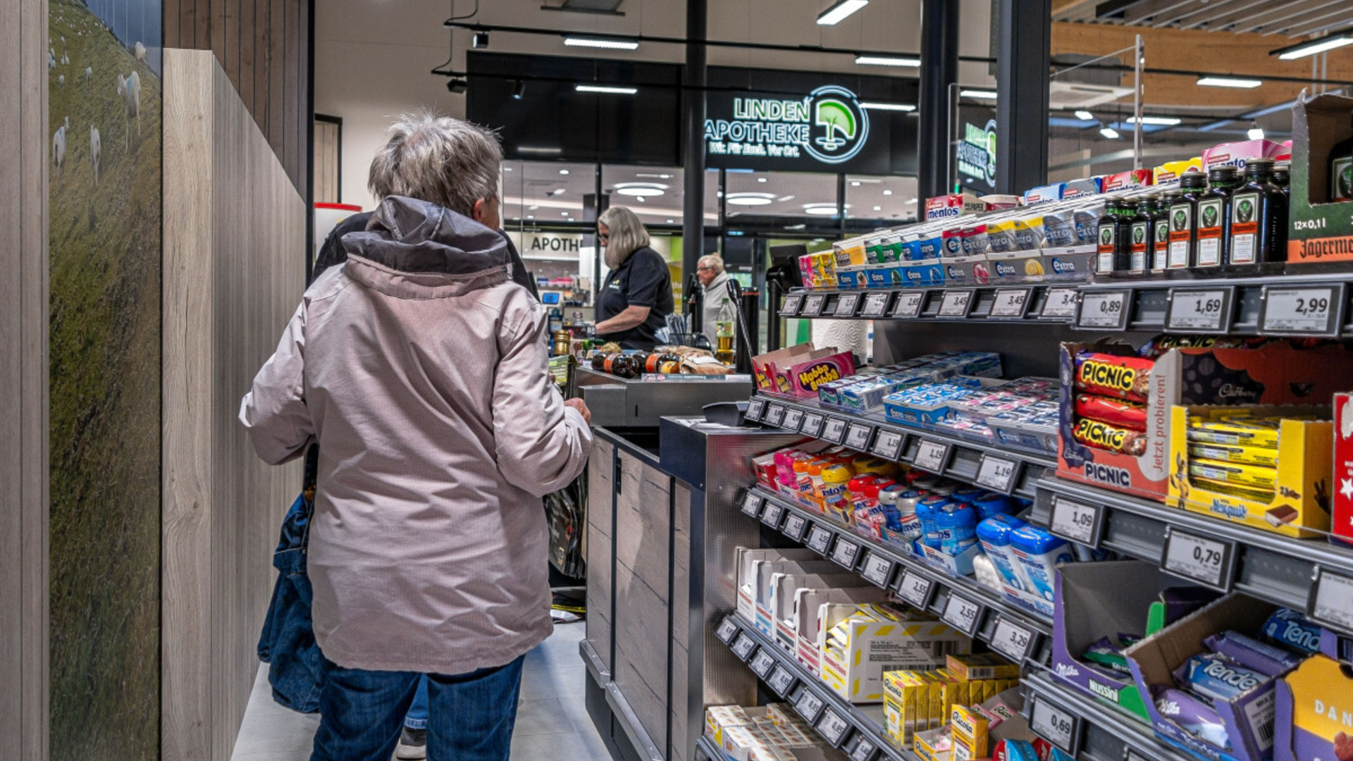 Dostępność produktu w magazynie, puste półki sklep internetowy, realny towar na stanie - Jedziesz do Niemiec? Możesz nie znaleźć popularnego produktu ...