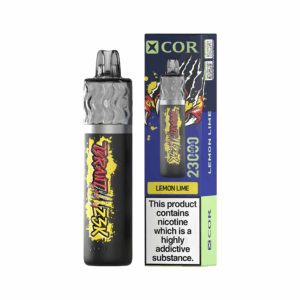 Xcor Tyrant 23000 w zamkniętej dłoni, dyskretny vape w ręce, e-papieros ukryty, mały vape - Xcor Tyrant 23000: Kultowy Vape w Twoim domu