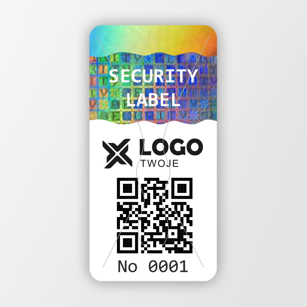 Zbliżenie na opakowanie e-papierosa z widoczną naklejką zabezpieczającą (security code) do zdrapania, potwierdzającą oryginalność produktu.